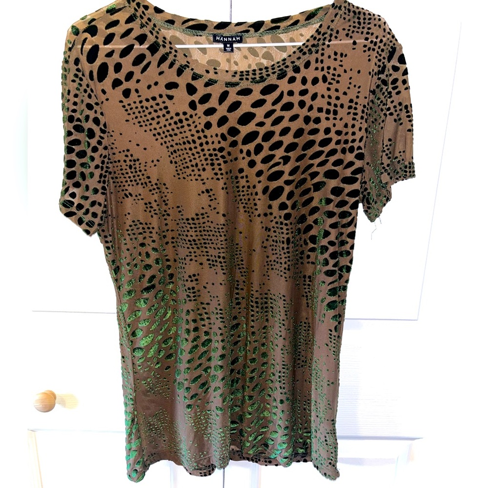 Hannah multicolored blouse size medium in great used condition.